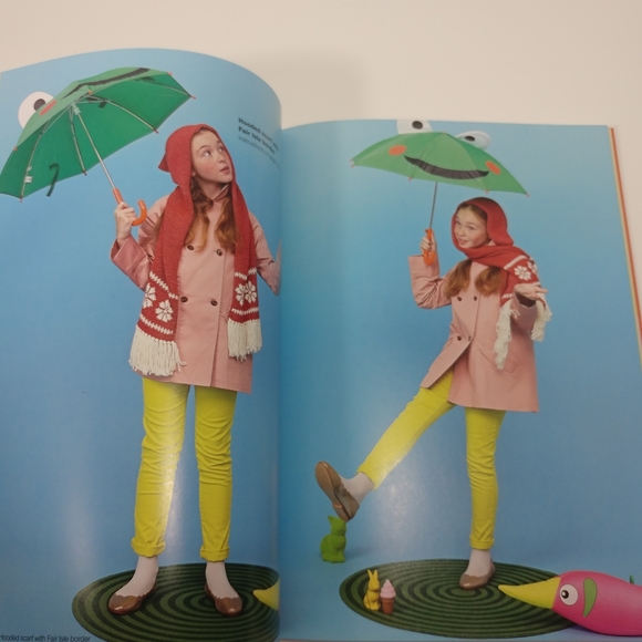 Scarves and Cowls Stylish Knits Coffee Table Book - Picture 5 of 12